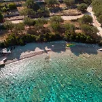 Robinson House In With Sea View, Terrace, Air Conditioning, Wifi 3439-1 Tatil Evi Vela Luka