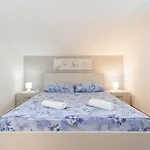 Robinson House In With Sea View, Terrace, Air Conditioning, Wifi 3439-1 * Vela Luka
