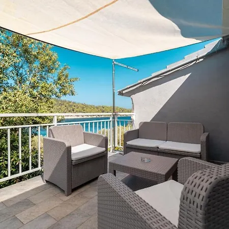 Robinson House In With Sea View, Terrace, Air Conditioning, Wifi 3439-1 Tatil Evi Vela Luka