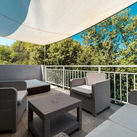 Robinson House In With Sea View, Terrace, Air Conditioning, Wifi 3439-1 * Vela Luka