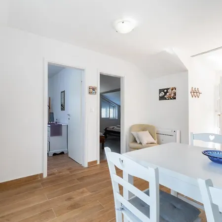 Robinson House In With Sea View, Terrace, Air Conditioning, Wifi 3439-1 Holiday home Vela Luka